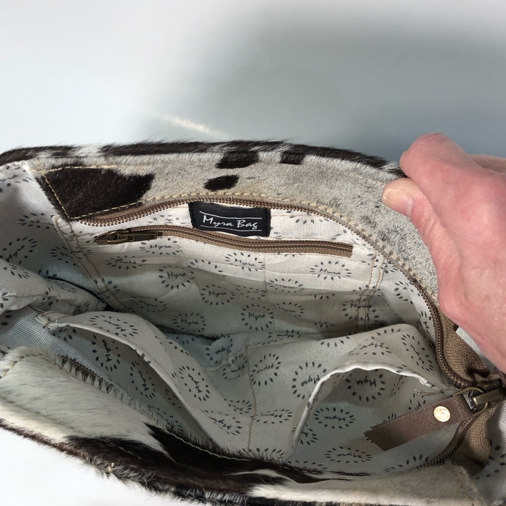 Cowhide Front Pocket Tote - Picture 7 of 7